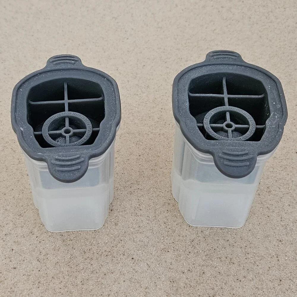 RARE 2 TOVOLO SKELETON SKULL HALLOWEEN FALL COCKTAIL ICE CUBE MOLD SLOW MELTING